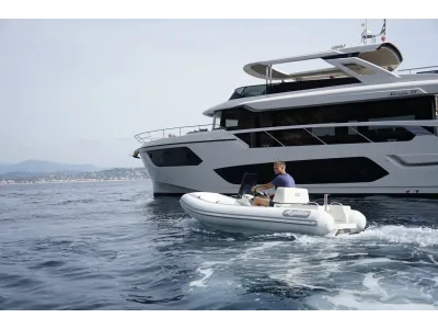 Agilis 330C Jet RIB Yacht Tender — Compact Luxury with Power and Precision