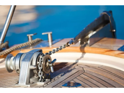 How to Choose the Perfect Anchor Windlass for Your Boat