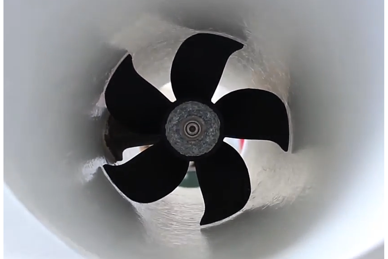 The Role of Bow Thrusters in Modern Yachting – Confidence and Control with Gaelix Marine Service