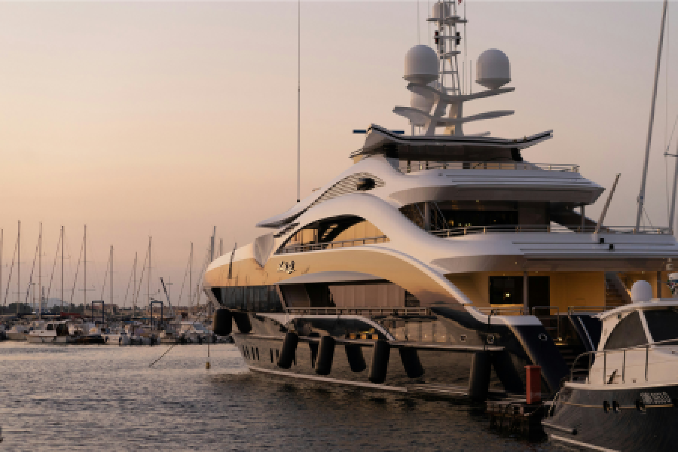 Master Docking with Ease: Why Max Power Bow and Stern Thrusters Are a Game-Changer for Your Yacht