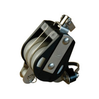 Triple with swivel, becket and cleat